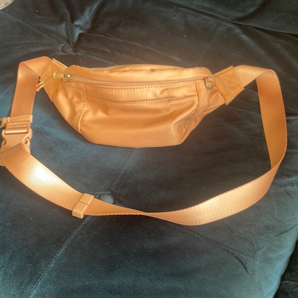 Fabletics Crossbody/Belt Bag OS pale pink, great condition - Picture 4 of 8